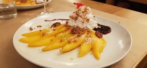 Carpaccio de mangue at Le Potager de Charlotte in Paris