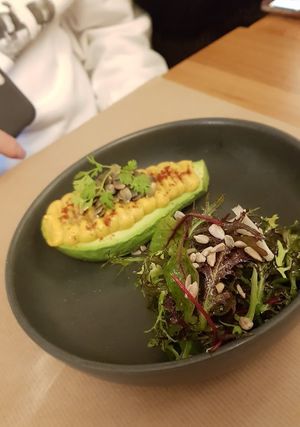 Avocat "façon oeuf dur" at Le Potager de Charlotte in Paris