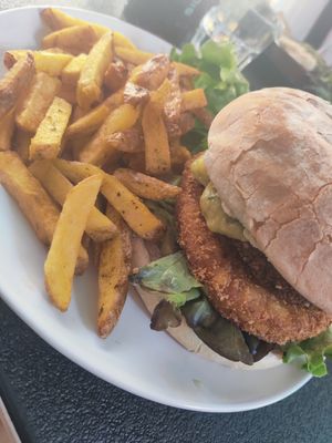 Vegan burger at L'Alchimiste in Lyon