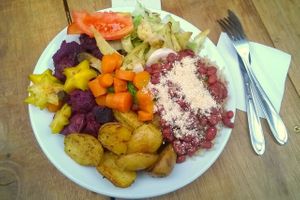 Delicious lunch for R$ 25 (all-you-can-eat) on May 14th, 2016 at Bugio Eco in Caxias Do Sul