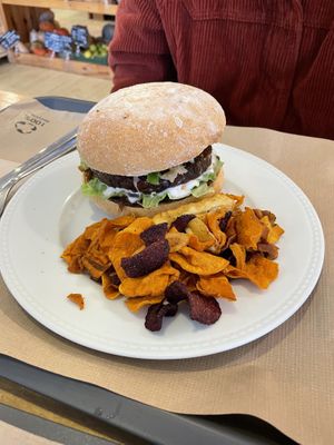 tempeh burger (11€)  at BE U in Ericeira