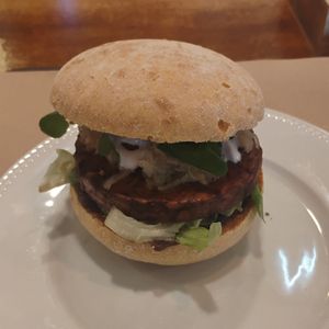 Tempeh burger at BE U in Ericeira