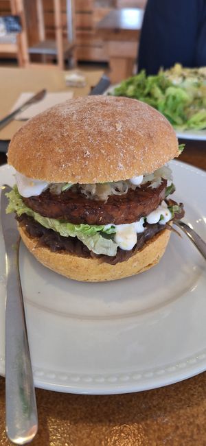 Tempeh burger at BE U in Ericeira