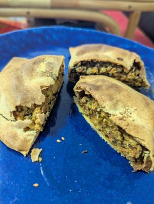 Empadas (tofu, seitan, lentils) at BE U in Ericeira