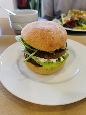 Tempeh burger at BE U in Ericeira