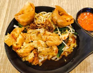 Hor Fun at Greendot 绿一点 - Raffles Place in Central Singapore