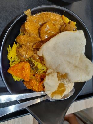 Lion mane rendang mushroom set with turmeric rice at Greendot 绿一点 - Raffles Place in Central Singapore