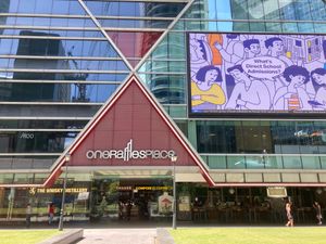 It's inside this building at Greendot 绿一点 - Raffles Place in Central Singapore