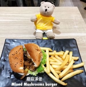 Mushrooms burger at Greendot 绿一点 - Raffles Place in Central Singapore