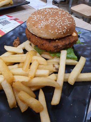 Andalusian Burger at Greendot 绿一点 - Raffles Place in Central Singapore