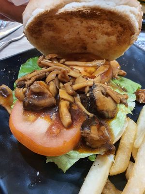 Mixed Mushroom Burger at Greendot 绿一点 - Raffles Place in Central Singapore