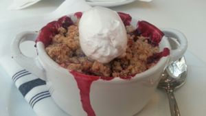 Apple berry crumble at Little Pine in Los Angeles