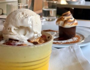 The smore and berry cobbler. YUM 😋 at Little Pine in Los Angeles