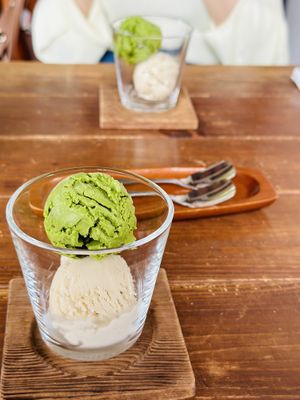 Esse sorvete sempre me surpreende  at Cafe Darbukka in Takarazuka