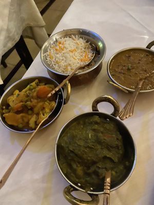 Special thali - mix di assaggi serviti con riso  at Jaipur in Turin