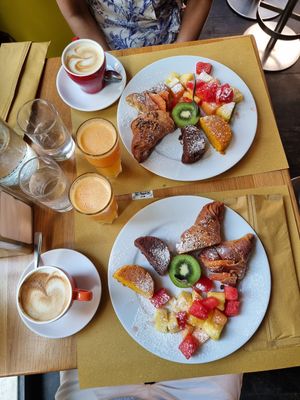 Vegan breakfast at La Licata in Rome