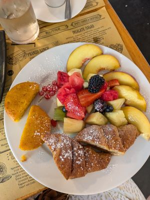 Vegan breakfast at La Licata in Rome