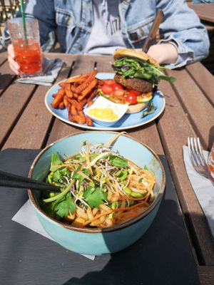 Gartenburger und die japanischen udonnudeln at Pier 14 in Seebad Zinnowitz