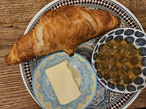 Frisches Croissant mit Marmelade at Fancy Foods in Wuppertal