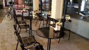 Outside at Piece of Cake - Ibn Gavirol in Tel Aviv