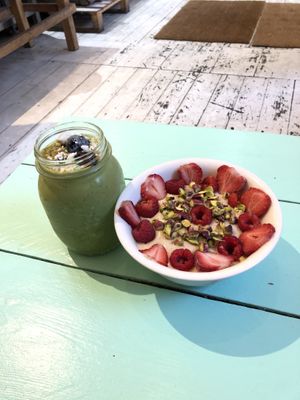 Coco Bowl & Smoothie  at The Juicery in Berlin