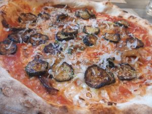 Pizza Ortoveg at Pizzeria Fratelli Roselli in Turin