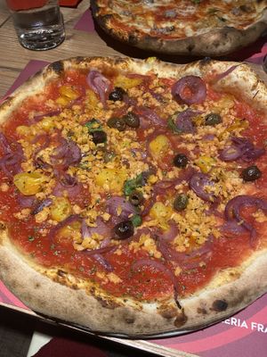 Pizza Veg-tuna e cipolla   at Pizzeria Fratelli Roselli in Turin