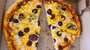 Southwestern Pizza at GreenFare Organic Cafe in Herndon