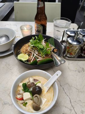 Amazing mushroom and tofu soup, and Pad Thai at People's Palace in Makati