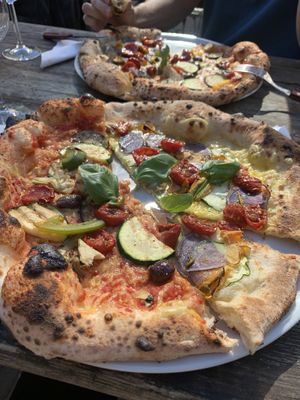 2 vegan pizzas at Pizzeria Dope in Amsterdam