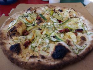 vegan pizza at Pizzeria Dope in Amsterdam