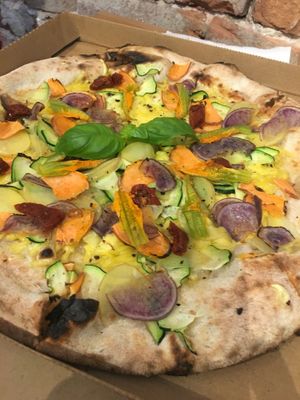 Vegan pizza at Pizzeria Dope in Amsterdam