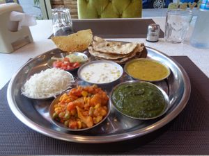 Choti Vala North style Thali at Chotivala in Pattaya