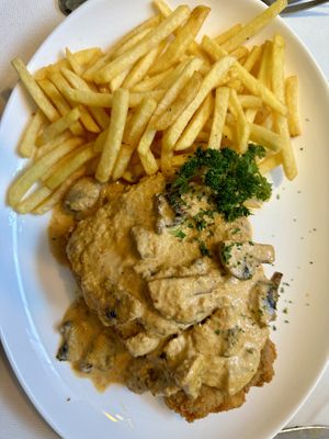 Schnitzel with mushroom creamsauce   at Zur Pfaffschenke in Kaiserslautern