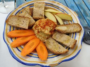 Hummus at Vegans N' Roses in Castelldefels