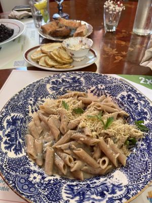 Macarrones 4 quesos  at Vegans N' Roses in Castelldefels