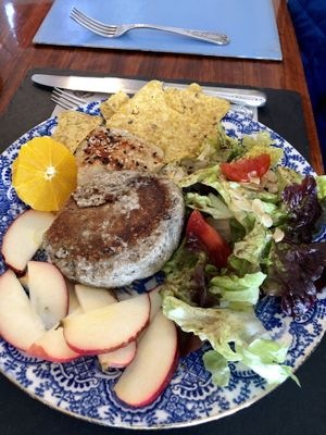 Hamburguesa vegana at Vegans N' Roses in Castelldefels