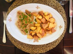 Seitan and patatas bravas at Vegans N' Roses in Castelldefels