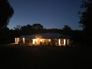 A warm and peaceful stay awaits those who want the convenience of all Noosa has to offer...but not the noise or bustle.  Located just 20 minutes from Hastings street and beaches.  at The Beet Retreat in Cooroibah