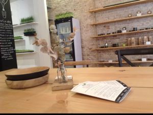 Inside at Petit Brot - Cold Press Raw Eco in Barcelona