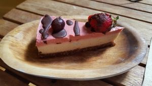 raw cheesecake at Petit Brot - Cold Press Raw Eco in Barcelona