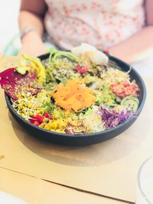 Salad at Petit Brot - Cold Press Raw Eco in Barcelona