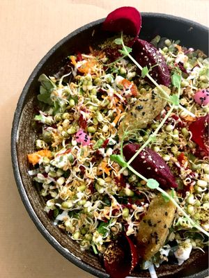 Falafel bowl  at Petit Brot - Cold Press Raw Eco in Barcelona