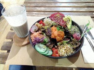 ensalada del sol at Petit Brot - Cold Press Raw Eco in Barcelona