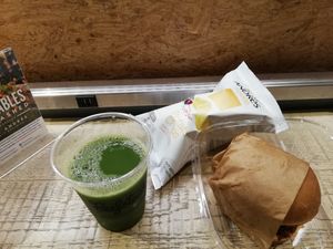 Burger and green juice at Beefsteak - Foggy Bottom in Washington