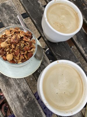 Granola mit Joghurt und Früchtekompott, Americano mit Erbsenmilch  at Kaf in Copenhagen