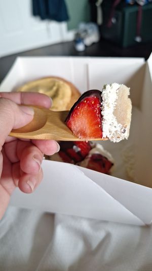 Die Erdbeertorte ist so unfassbar gut und eine dänische Spezialität 🥰 at Kaf in Copenhagen