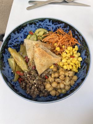 Vegan samosa bowl  at Au Bonheur d'Emilie in Arles