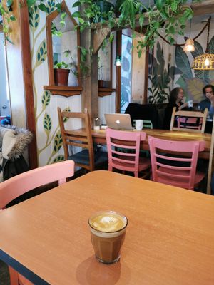 Flat white at General Cafe in Val-david