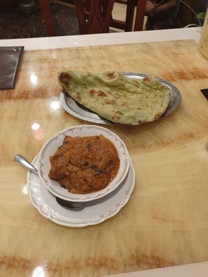 Soy meat & mushroom curry with vegan naan at Milan Nataraj in Tokyo